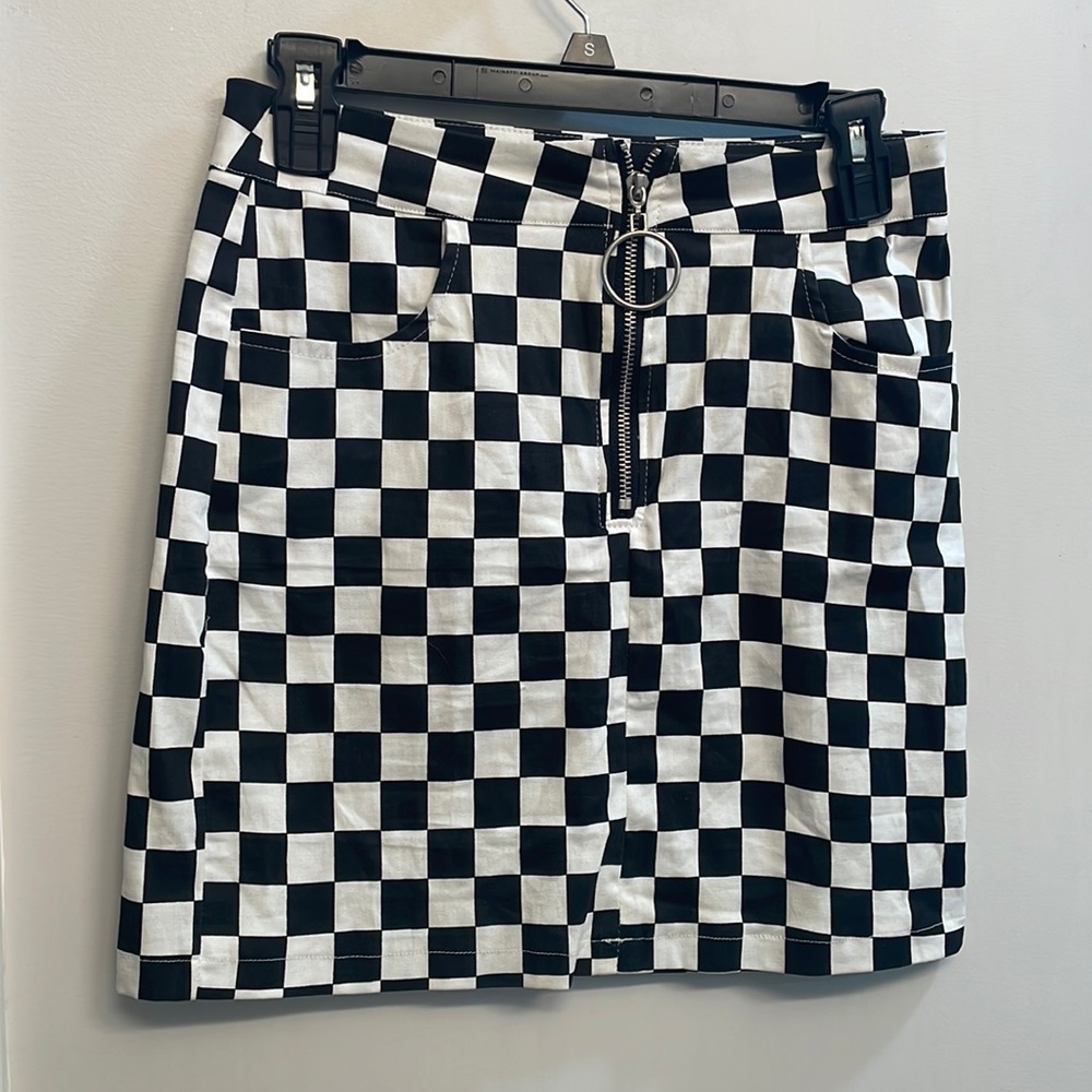 Mini skirt! Cute checkered board - Worn once!